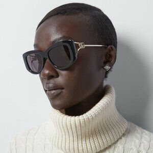 Gucci Women Sunglasses Black Gold Grey Butterfly GG1566S 001 BRAND NEW